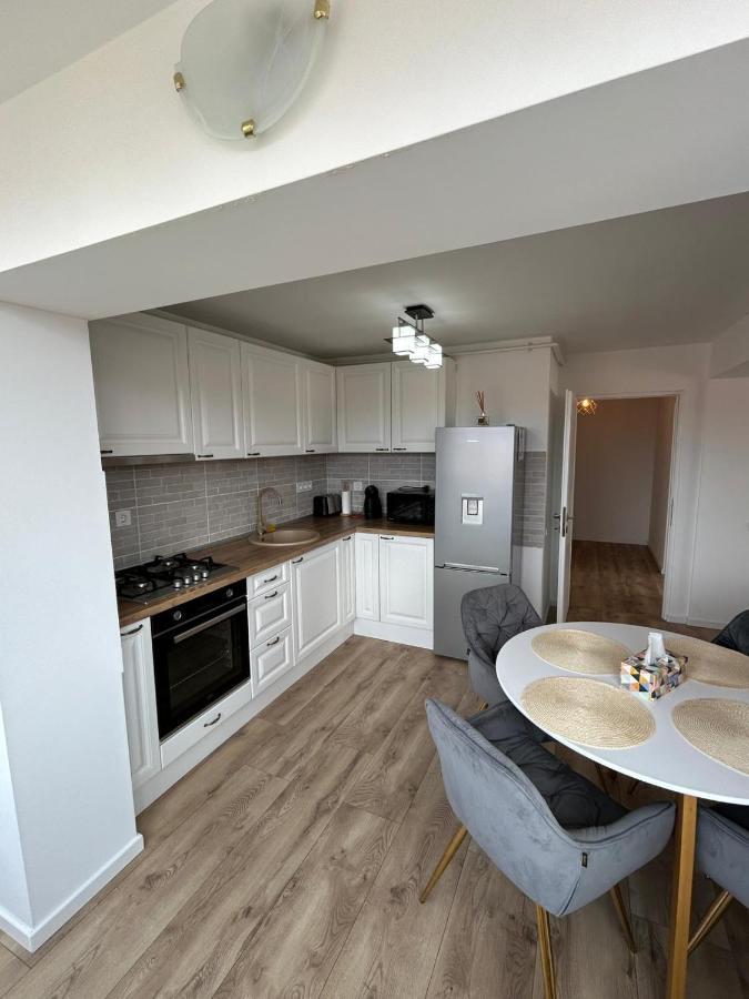 Apartament Floresti 아파트 외부 사진